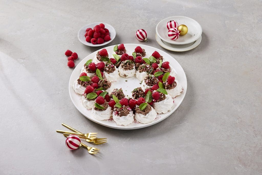 Raspberry Pull-apart Pavlova Wreath - Driscolls