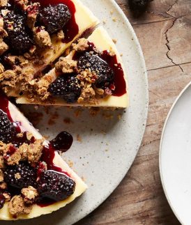 Blackberry Crumble Cheesecake
