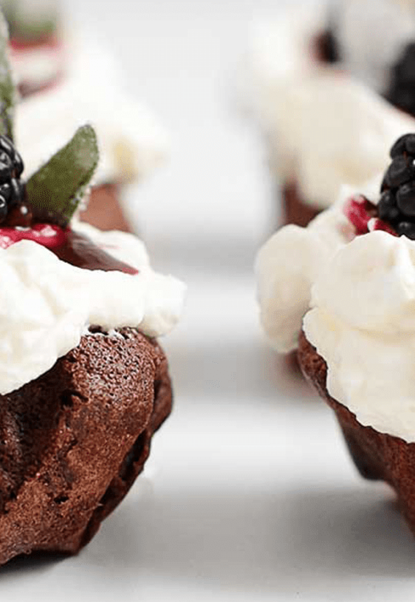 Blackberry Flourless Cupcakes