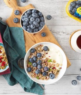 Blueberry and Granola Breakfast Bowl