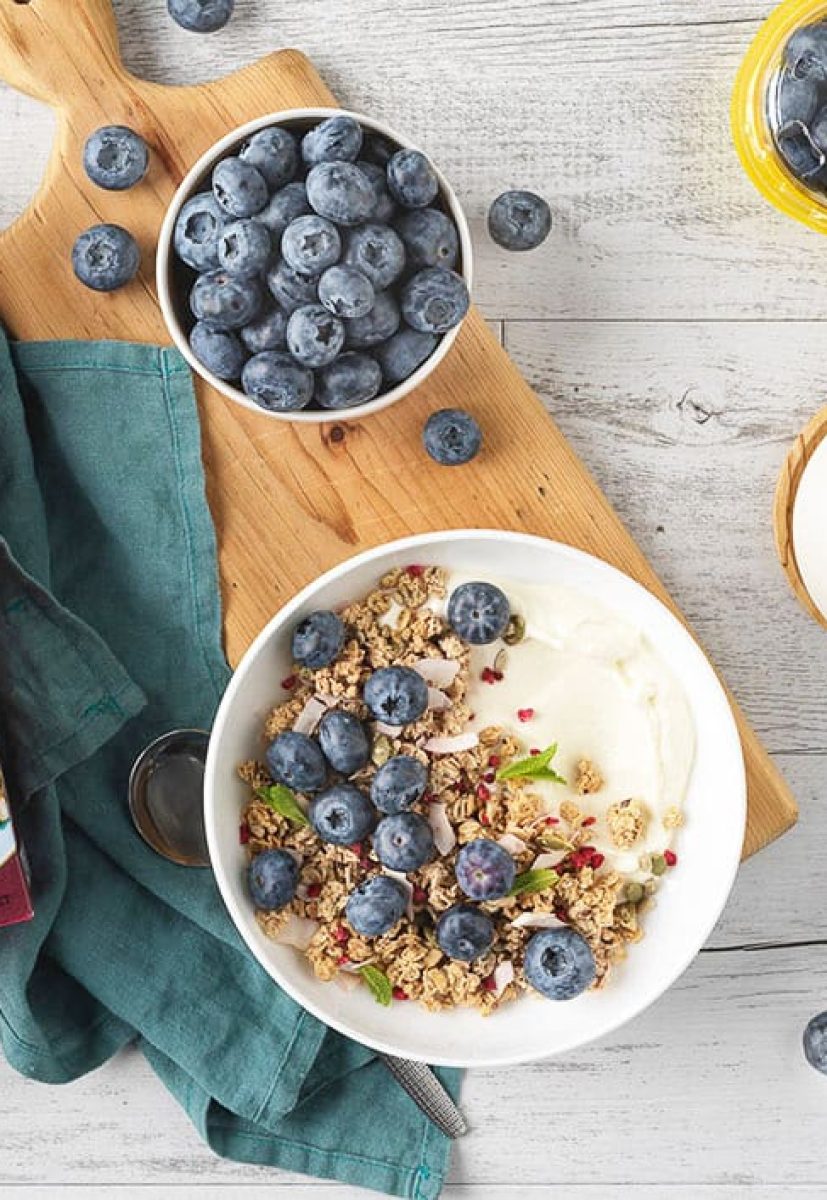 Blueberry and Granola Breakfast Bowl