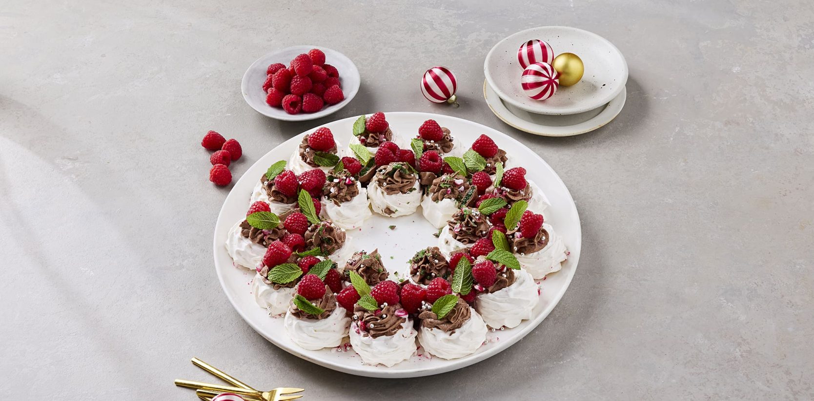 Raspberry Pull-apart Pavlova Wreath